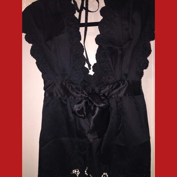 New! Bebe embroidered top! Never worn. - Picture 6 of 8